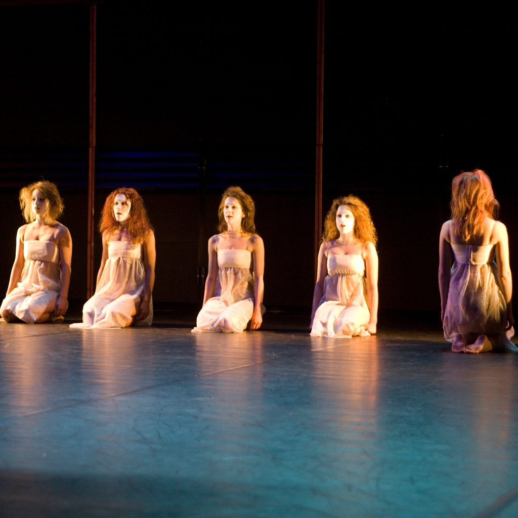 spectacle de danse à Bordeaux avec des costumes de Estelle Couturier Chatellain