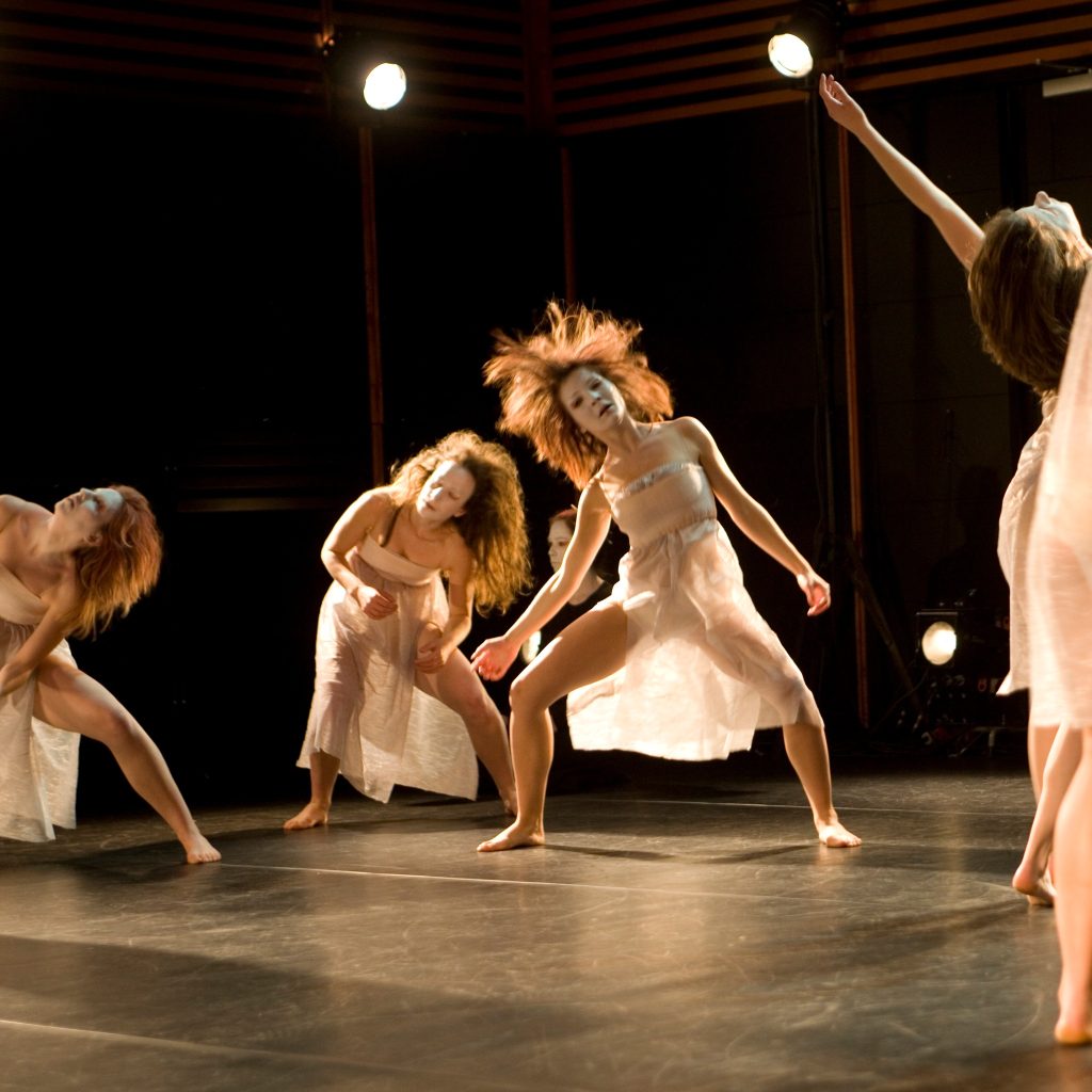 spectacle de danse à Bordeaux avec des costumes de Estelle Couturier Chatellain