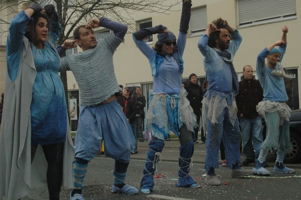 comédiens en costume