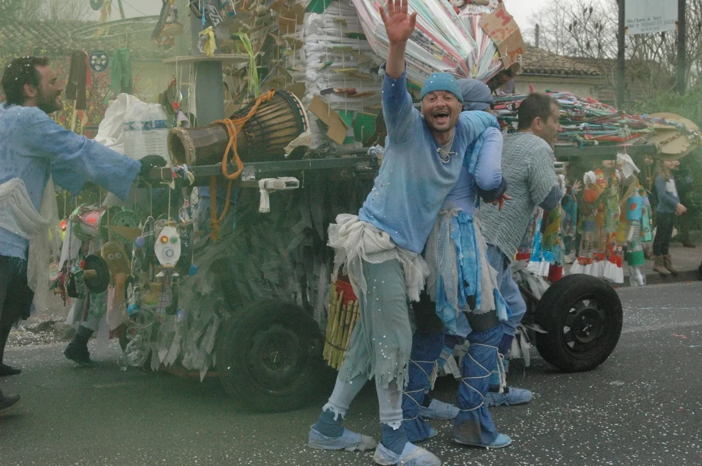 comédiens en costume