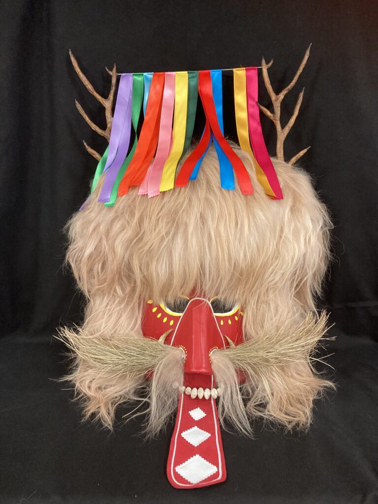 Masque d'un monstre nommé Kurent