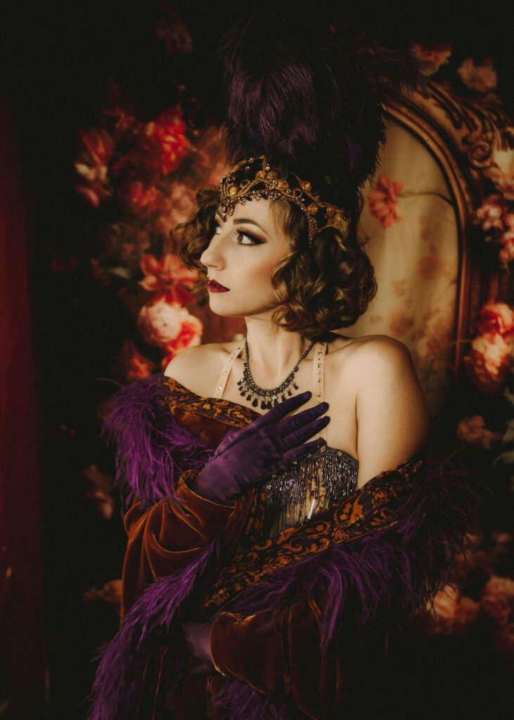 Portrait d'une danseuse burlesque de profil