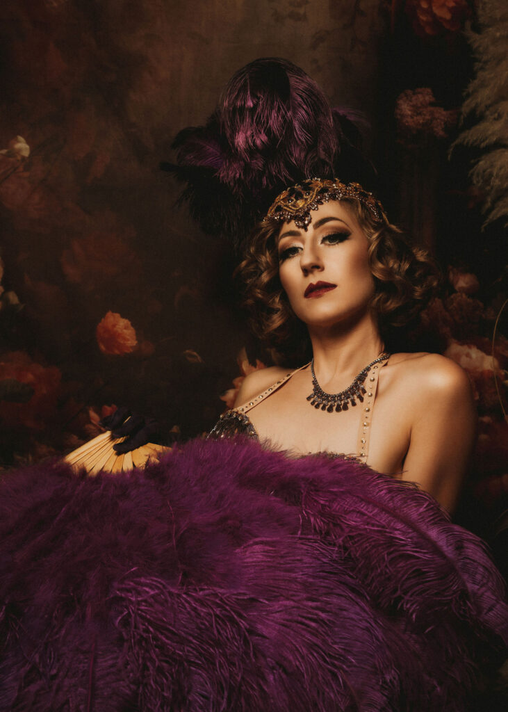 Portrait d'une danseuse burlesque de face